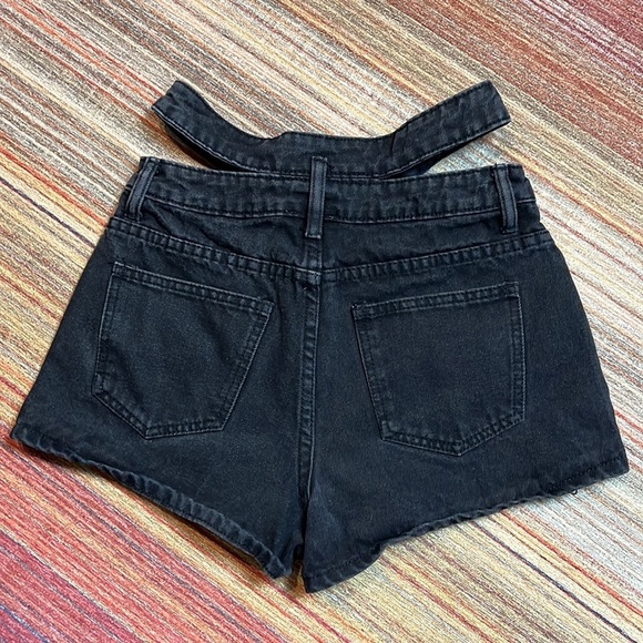Le Lis Collection Black Denim Shorts - Picture 2 of 8